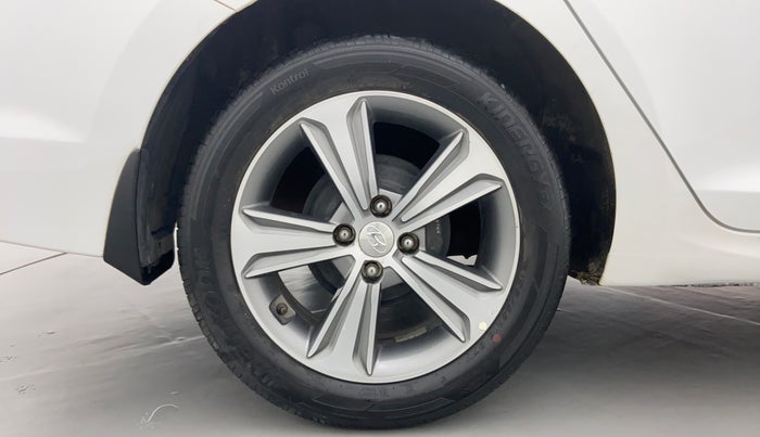 2018 Hyundai Verna 1.6 SX VTVT AT (O), Petrol, Automatic, 14,187 km, Right Rear Wheel