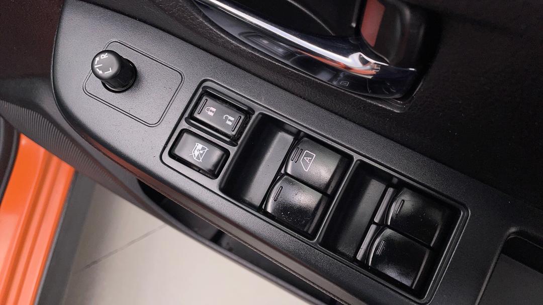 2013 Subaru XV 2.0i-s, Automatic, 134076 km, Drivers Side Door Panel Controls