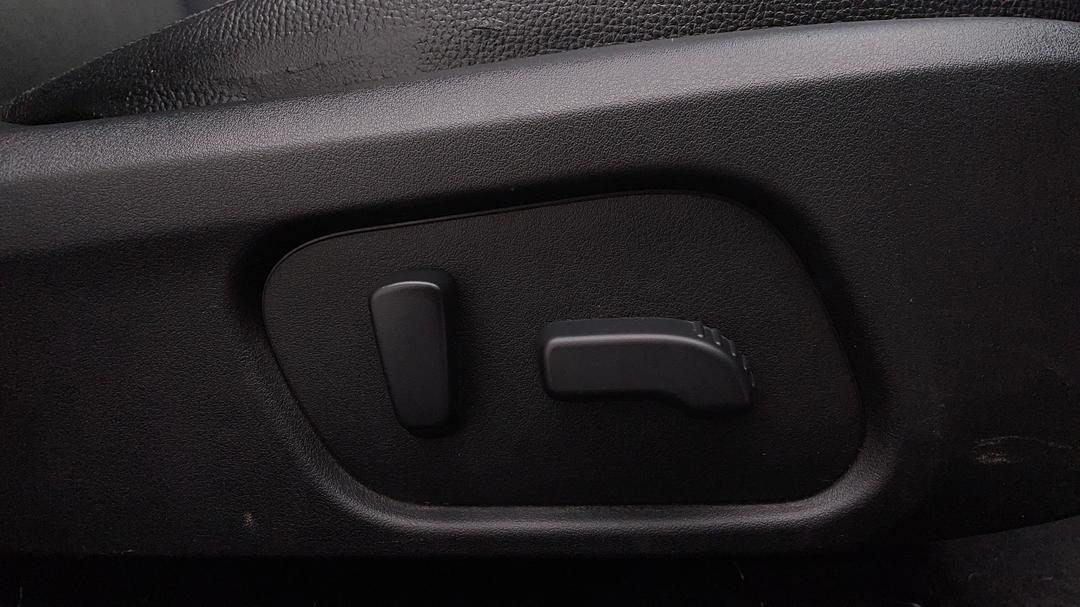 2013 Subaru XV 2.0i-s, Automatic, 134076 km, Drivers Side Adjustment Panel