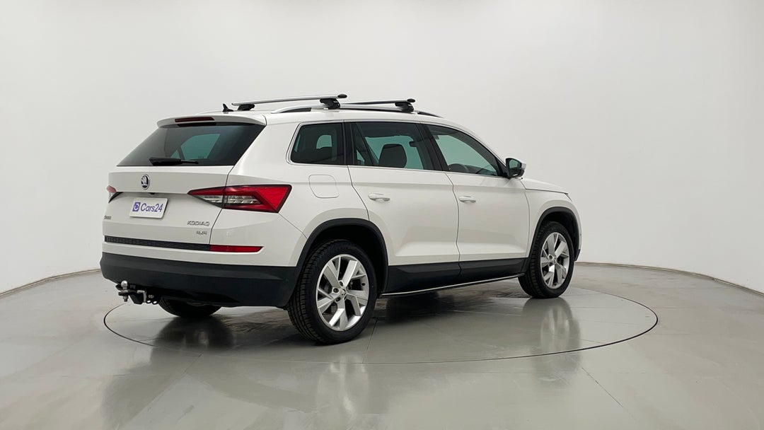 Right Back Diagonal (45- Degree) View