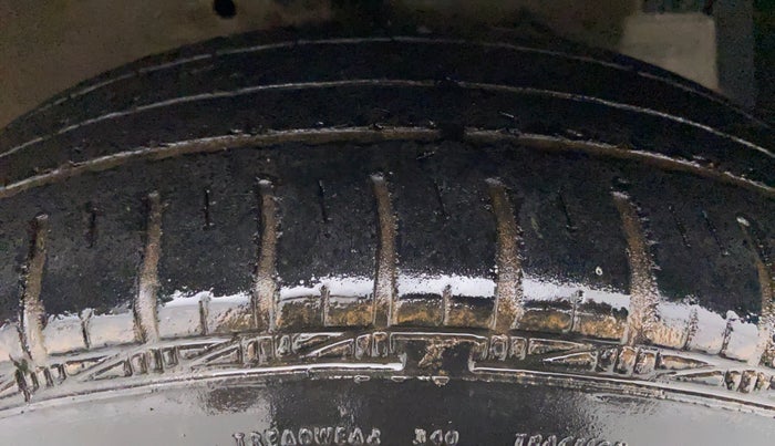 2013 Maruti Swift VXI D, Petrol, Manual, 39,508 km, Right Front Tyre Tread