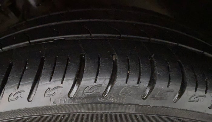 2020 Tata ALTROZ XZ 1.2, Petrol, Manual, 33,021 km, Left Front Tyre Tread