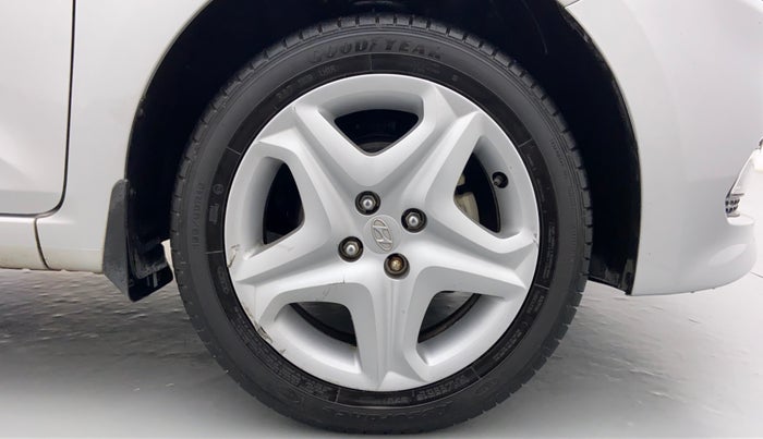 2017 Hyundai Elite i20 ASTA 1.2, Petrol, Manual, 12,644 km, Right Front Wheel