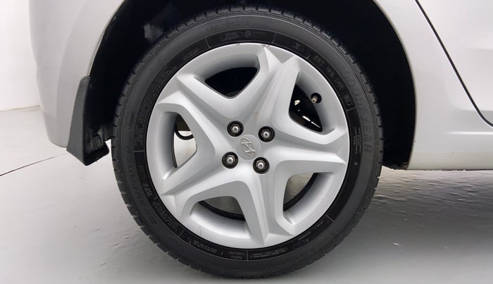 2017 Hyundai Elite i20 ASTA 1.2, Petrol, Manual, 12,644 km, Right Rear Wheel