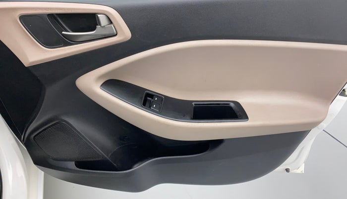 2017 Hyundai Elite i20 ERA 1.2, Petrol, Manual, 33,809 km, Driver Side Door Panels Control