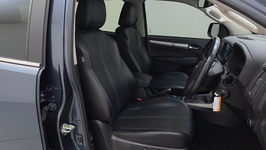 2019 Holden Trailblazer Ltz (4x4), Automatic, 91065 km, Right Side Front Door Cabin View