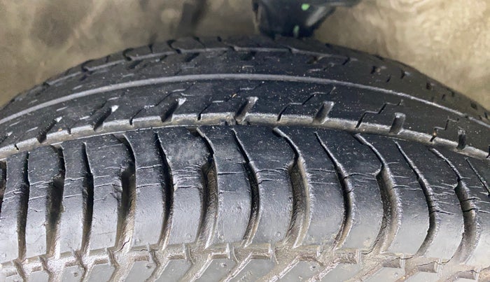 2014 Maruti Alto K10 LXI, Petrol, Manual, 44,816 km, Right Front Tyre Tread