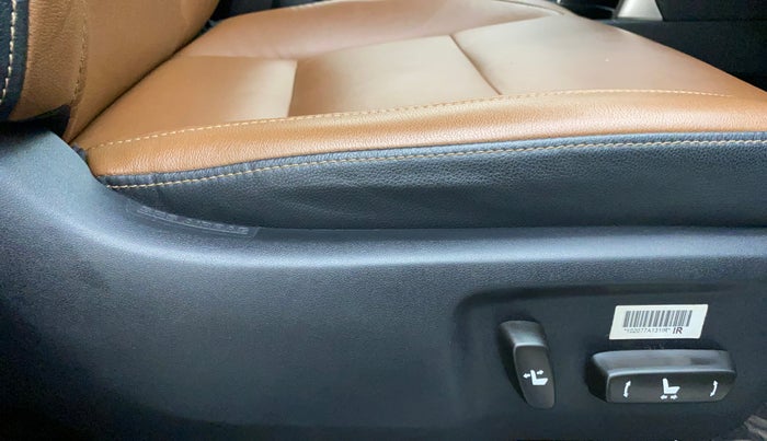 2017 Toyota Innova Crysta 2.8 ZX AT 7 STR, Diesel, Automatic, 33,454 km, Driver Side Adjustment Panel