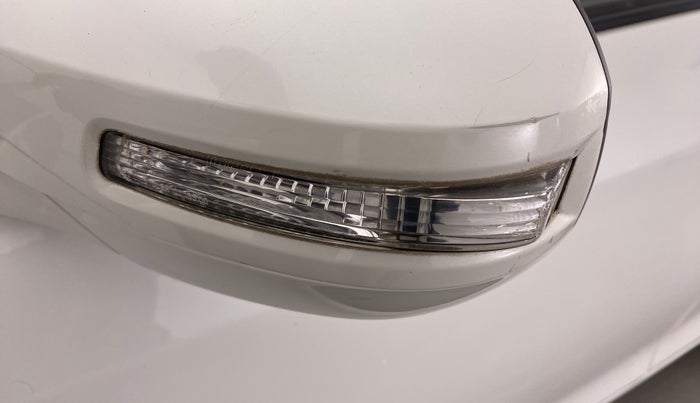 2013 Maruti Swift VXI D, Petrol, Manual, 50,344 km, Left rear-view mirror - Indicator light has minor damage