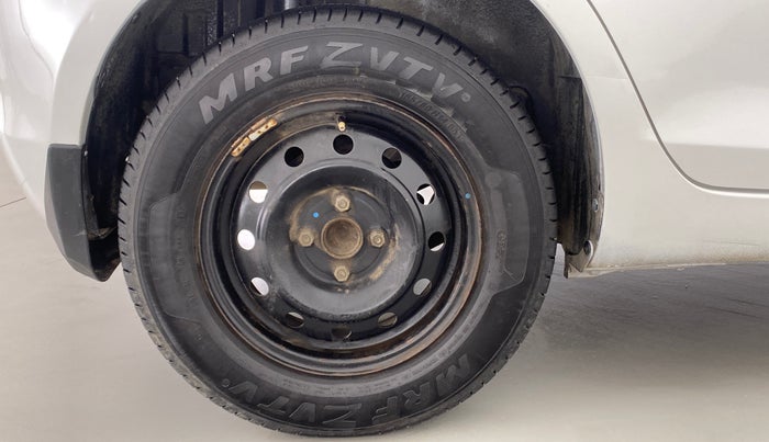 2013 Maruti Swift VXI D, Petrol, Manual, 50,344 km, Right Rear Wheel