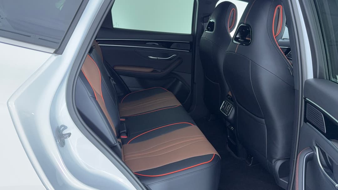 2025 Byd Sealion 6 Essential, Automatic, 27441 km, Right Side Rear Door Cabin View
