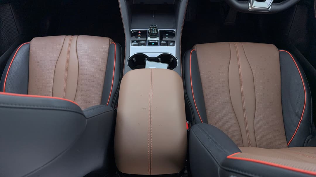 2025 Byd Sealion 6 Essential, Automatic, 27441 km, Center Console