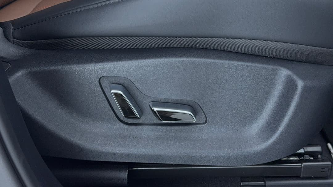 2025 Byd Sealion 6 Essential, Automatic, 27441 km, Drivers Side Adjustment Panel