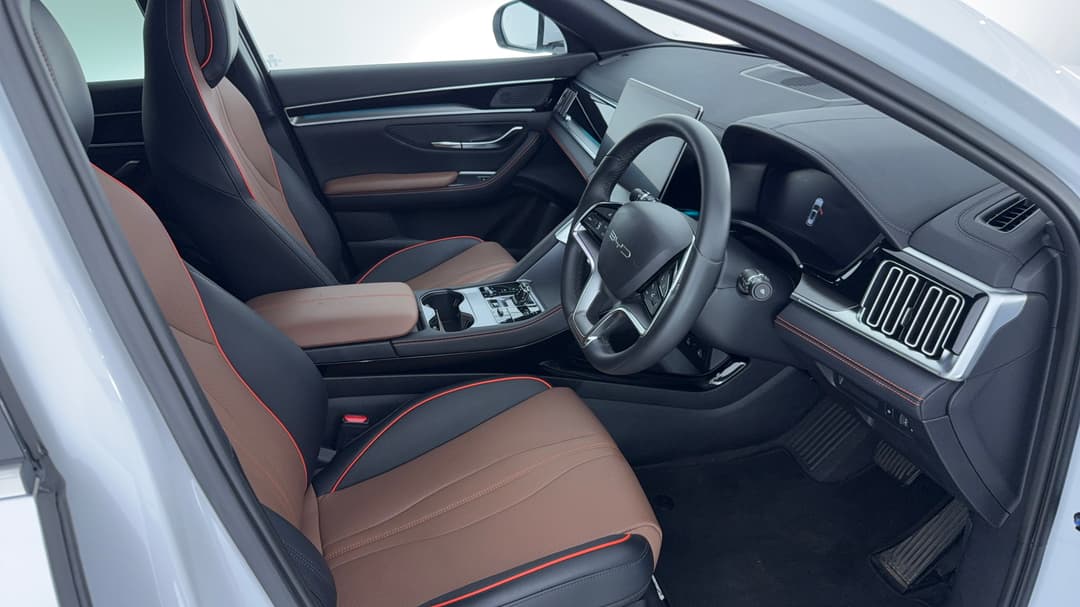 2025 Byd Sealion 6 Essential, Automatic, 27441 km, Right Side Front Door Cabin View