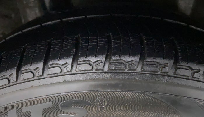 2014 Honda Amaze 1.5 SMT I DTEC, Diesel, Manual, 80,958 km, Right Rear Tyre Tread