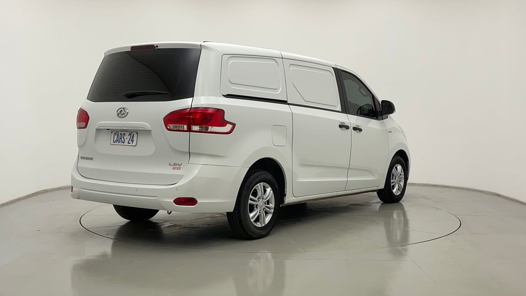 Right Back Diagonal (45- Degree) View