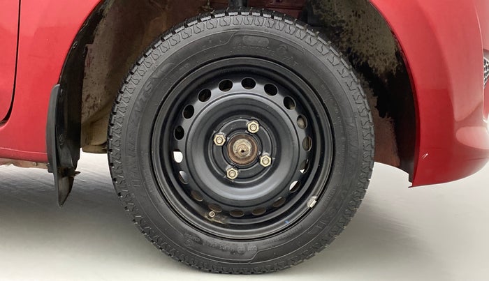 2014 Datsun Go T, Petrol, Manual, 49,519 km, Right Front Wheel