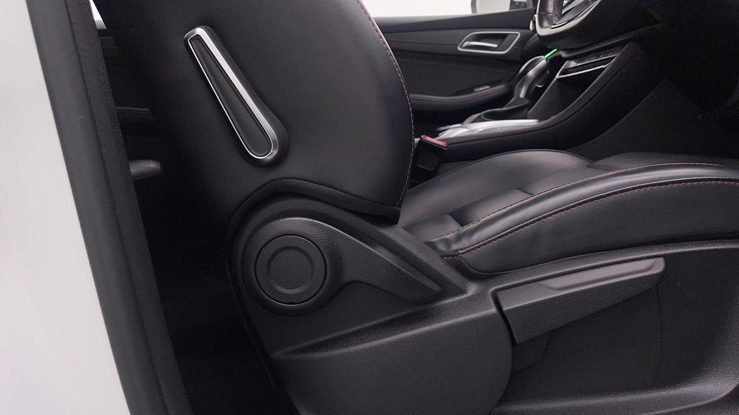 2022 MG HS Excite, Automatic, 25238 km, Drivers Side Adjustment Panel