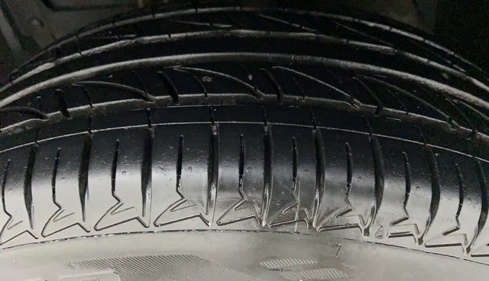 2018 Maruti Vitara Brezza VDI, Diesel, Manual, 55,493 km, Left Front Tyre Tread