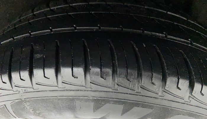 2018 Maruti Vitara Brezza VDI, Diesel, Manual, 55,493 km, Left Rear Tyre Tread
