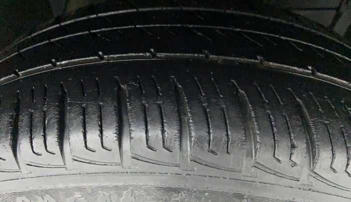 2018 Maruti Vitara Brezza VDI, Diesel, Manual, 55,493 km, Right Front Tyre Tread
