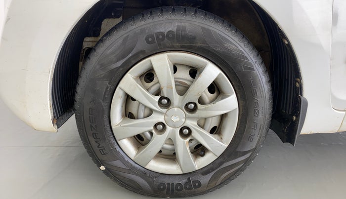 2017 Hyundai Eon ERA PLUS, CNG, Manual, 90,430 km, Left Front Wheel