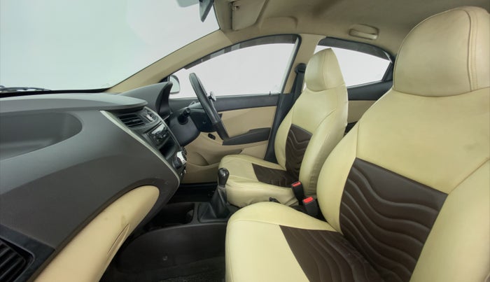 2017 Hyundai Eon ERA PLUS, CNG, Manual, 90,430 km, Right Side Front Door Cabin