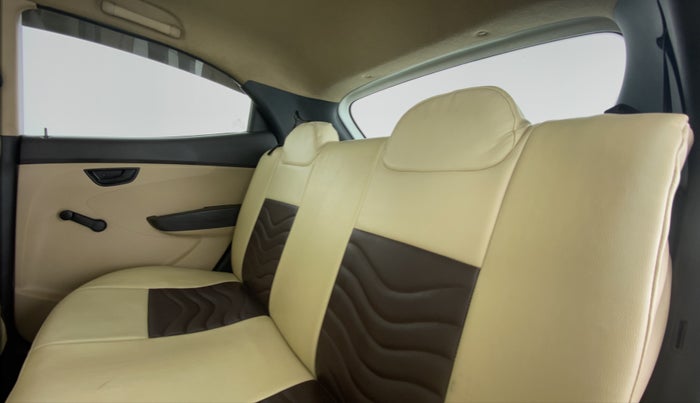 2017 Hyundai Eon ERA PLUS, CNG, Manual, 90,430 km, Right Side Rear Door Cabin