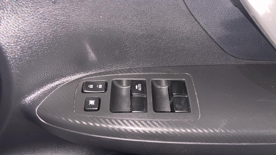 2018 Mitsubishi Eclipse Cross Exceed (2WD), Automatic, 70324 km, Drivers Side Door Panel Controls