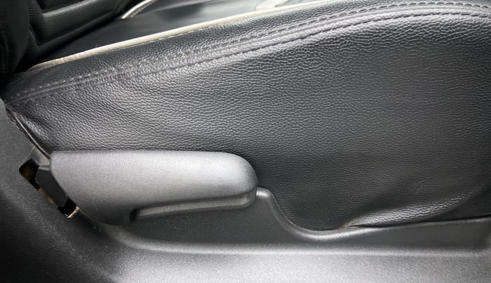 2021 Maruti Vitara Brezza LXI, Petrol, Manual, 45,332 km, Driver Side Adjustment Panel