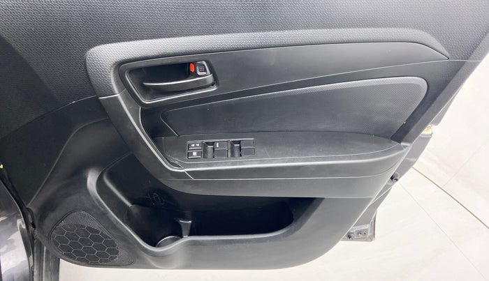 2021 Maruti Vitara Brezza LXI, Petrol, Manual, 45,332 km, Driver Side Door Panels Control