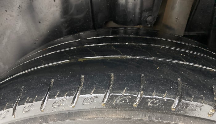 2021 Maruti Vitara Brezza LXI, Petrol, Manual, 45,332 km, Left Rear Tyre Tread