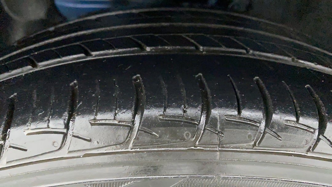 Left Front Tyre Tread