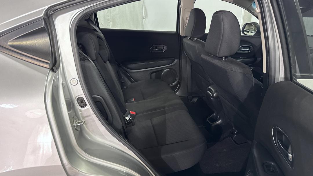 2015 Honda HR-V Vti-s, Automatic, 123325 km, Right Side Rear Door Cabin View