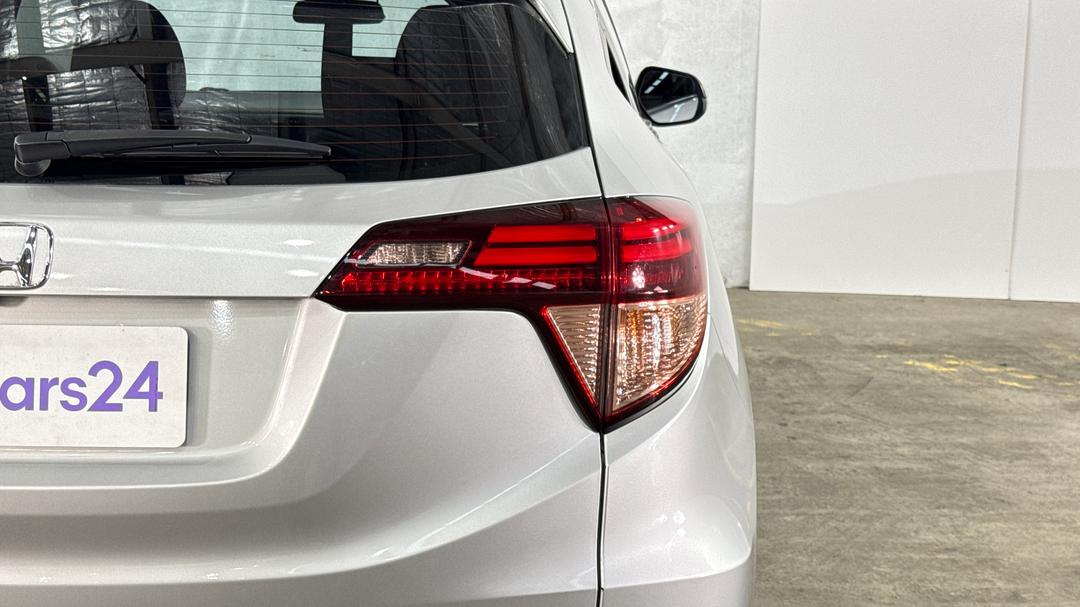 2015 Honda HR-V Vti-s, Automatic, 123325 km, Badge (Boot Right Side)