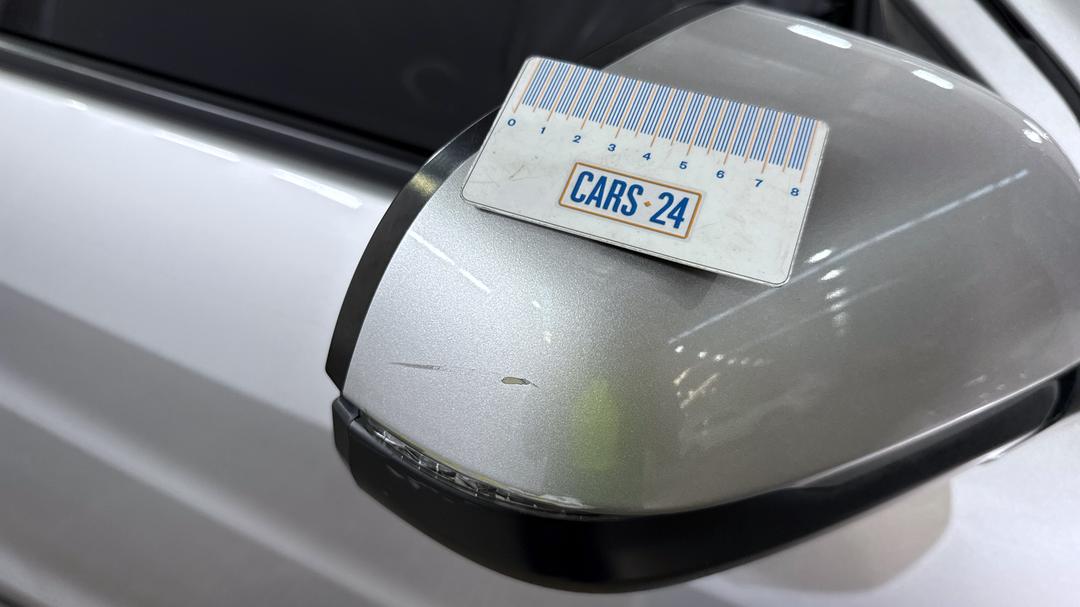 2015 Honda HR-V Vti-s, Automatic, 123325 km, Side Mirrors Housing RHS Scratch