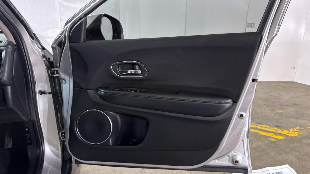 2015 Honda HR-V Vti-s, Automatic, 123325 km, Speaker View
