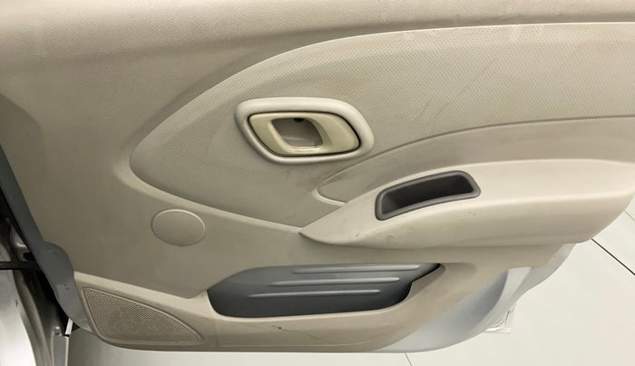2017 Datsun Redi Go T (O), Petrol, Manual, 77,062 km, Driver Side Door Panels Control