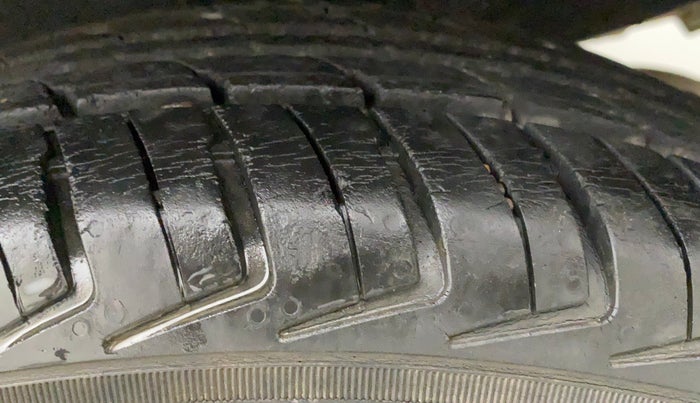 2017 Datsun Redi Go T (O), Petrol, Manual, 77,062 km, Left Rear Tyre Tread