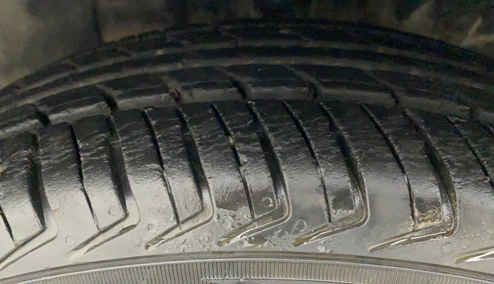 2017 Datsun Redi Go T (O), Petrol, Manual, 77,062 km, Left Front Tyre Tread
