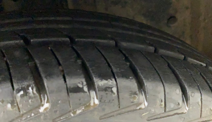2017 Datsun Redi Go T (O), Petrol, Manual, 77,062 km, Right Front Tyre Tread