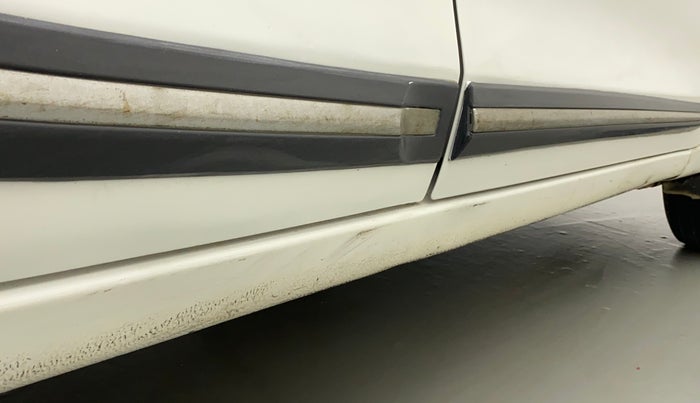 2019 Maruti Dzire VDI, Diesel, Manual, 84,217 km, Right running board - Minor scratches
