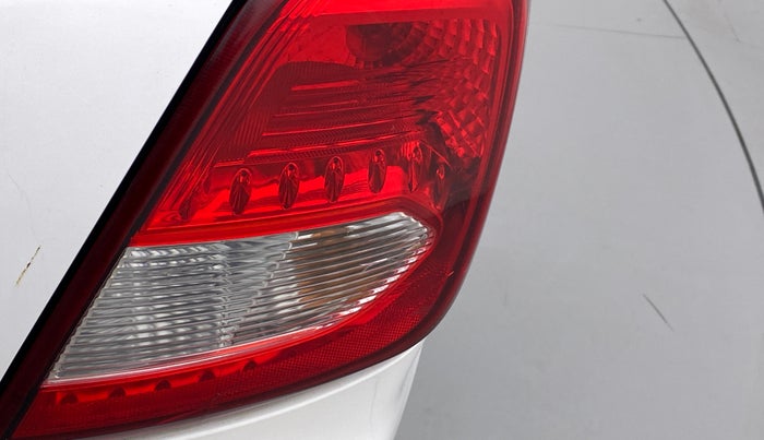 2014 Datsun Go T, Petrol, Manual, 60,785 km, Right tail light - Minor damage