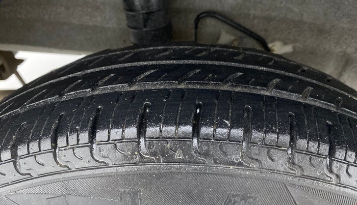 2014 Datsun Go T, Petrol, Manual, 60,785 km, Right Rear Tyre Tread