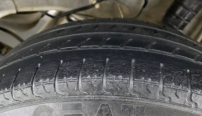 2014 Datsun Go T, Petrol, Manual, 60,785 km, Left Rear Tyre Tread