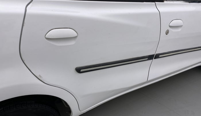 2014 Datsun Go T, Petrol, Manual, 60,785 km, Right rear door - Minor scratches