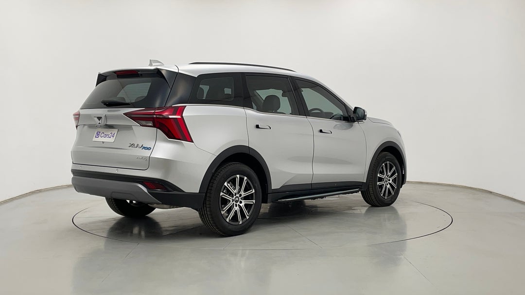 Right Back Diagonal (45- Degree) View