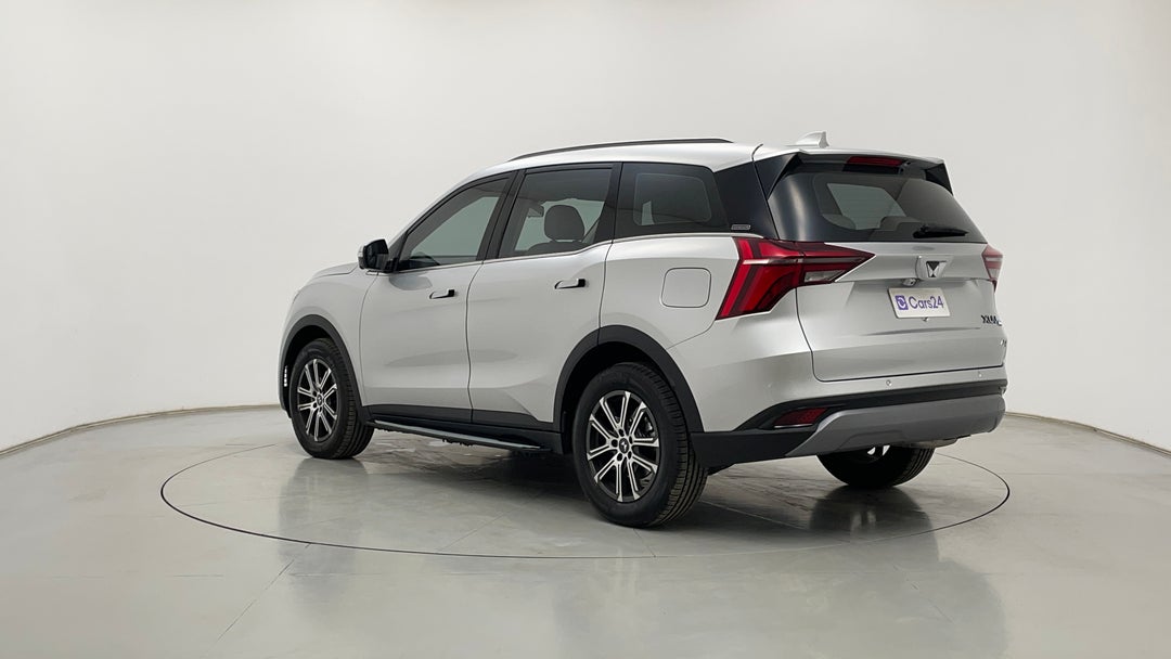 Left Back Diagonal (45- Degree) View