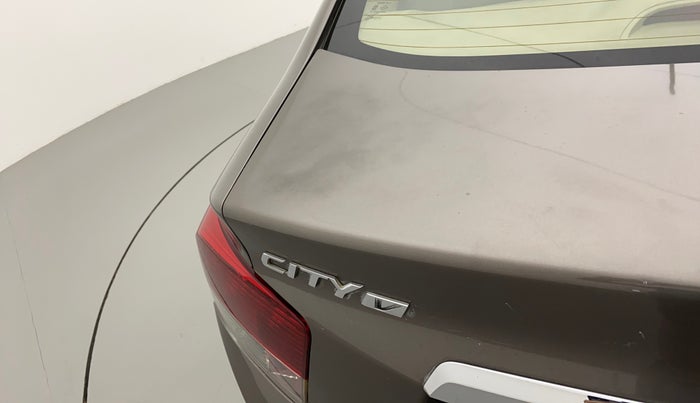 2011 Honda City 1.5L I-VTEC V MT, Petrol, Manual, 81,790 km, Dicky (Boot door) - Paint has minor damage