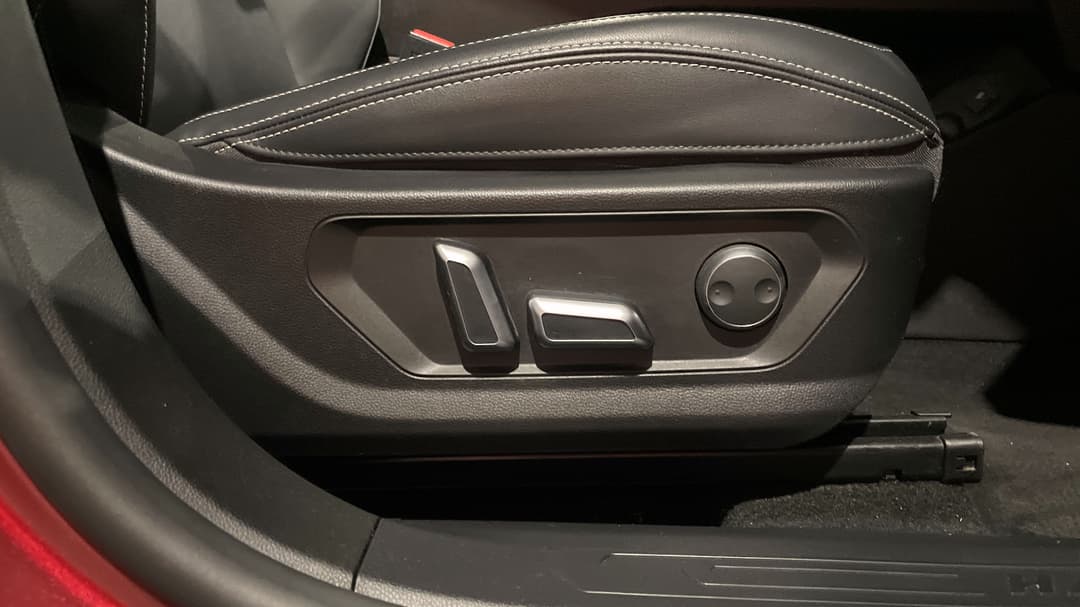 2023 GWM Haval H6 Lux, Automatic, 37428 km, Drivers Side Adjustment Panel